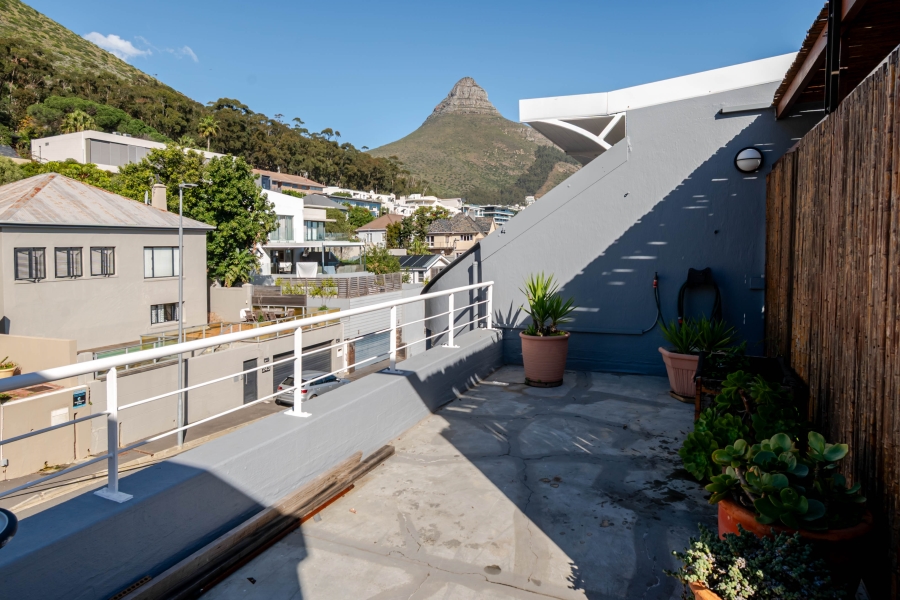 3 Bedroom Property for Sale in Sea Point Western Cape